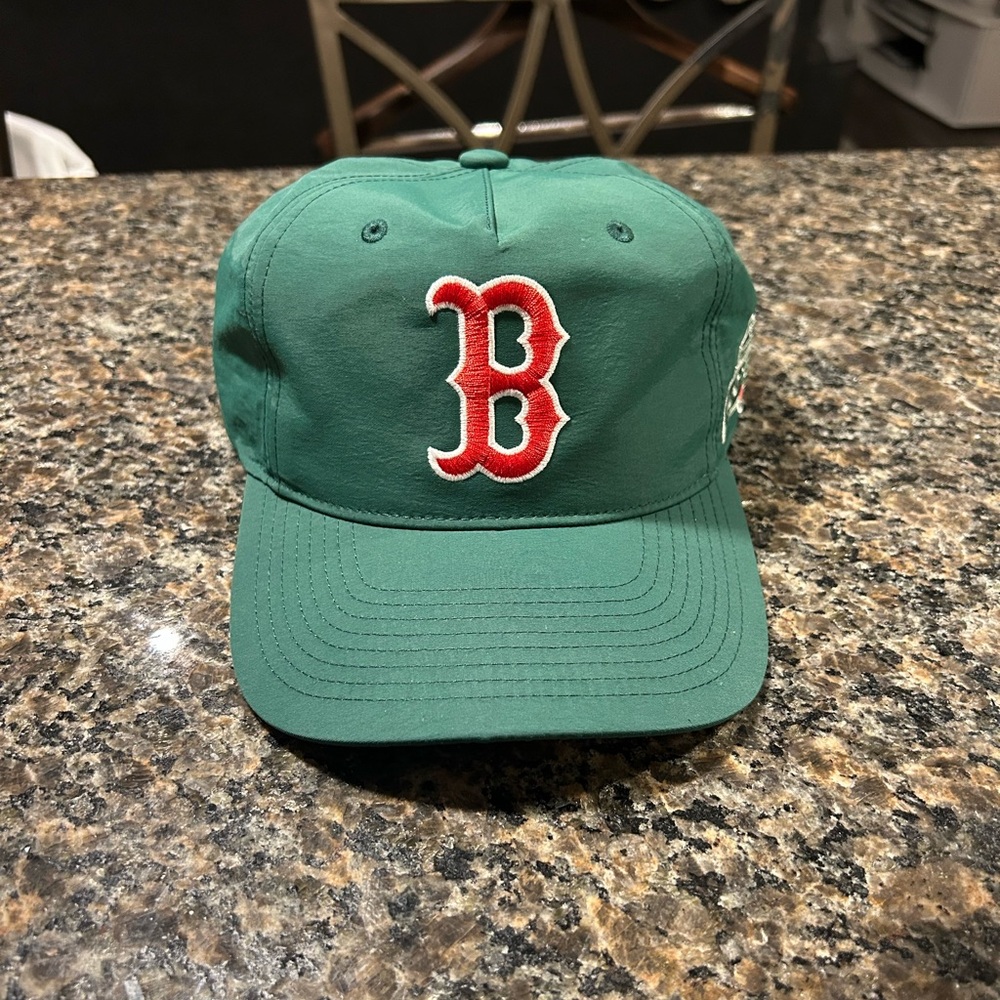 NWOT MITCHELL AND NESS NYLON SNAPBACK